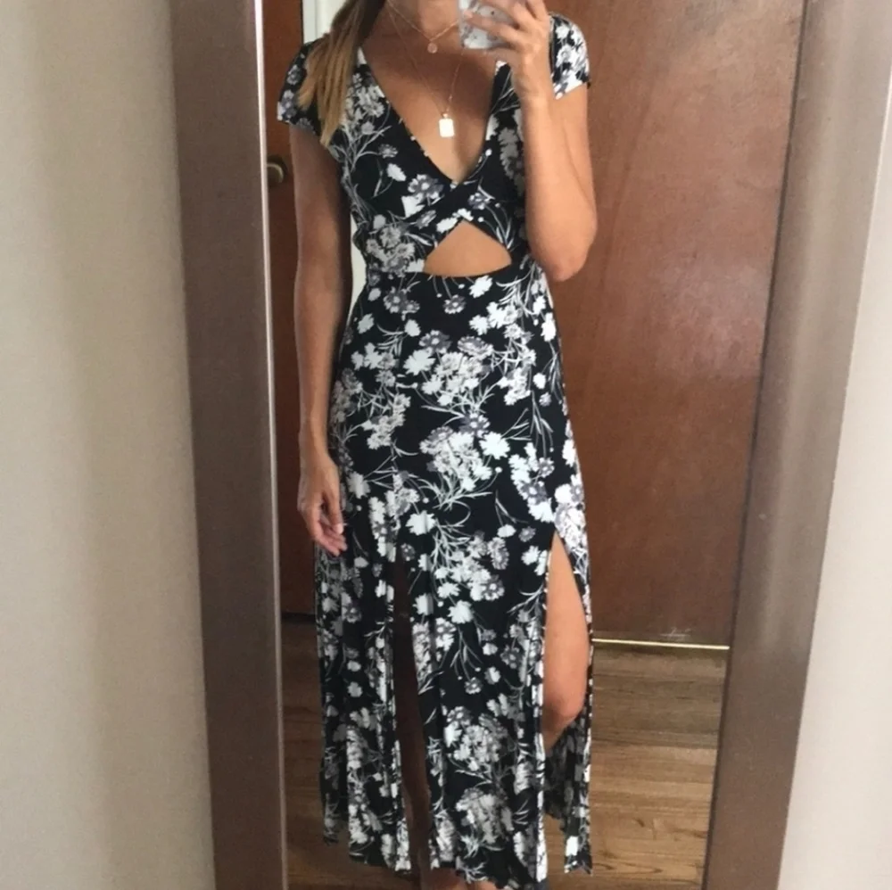 Love + Harmony | Floral Maxi dress - Picture 13 of 14